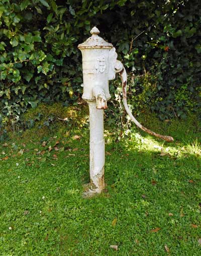 Crown Inn pub pump, shorwell