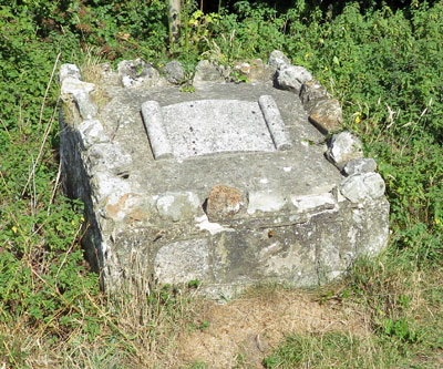 Memorial on site of Cooks Castle