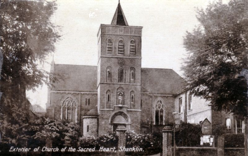 File:Shanklin-c-of-sacred-heart.jpg